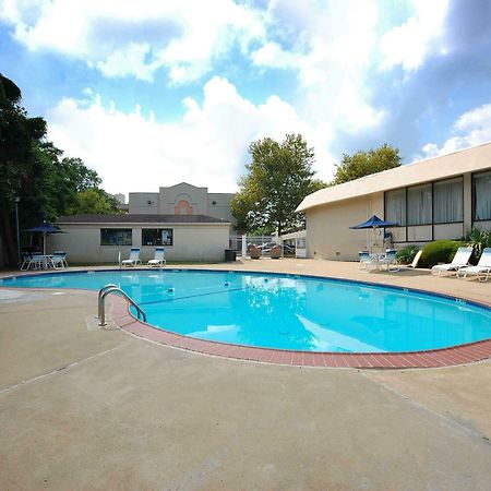 Hotel Pentagon Arlington Luaran gambar